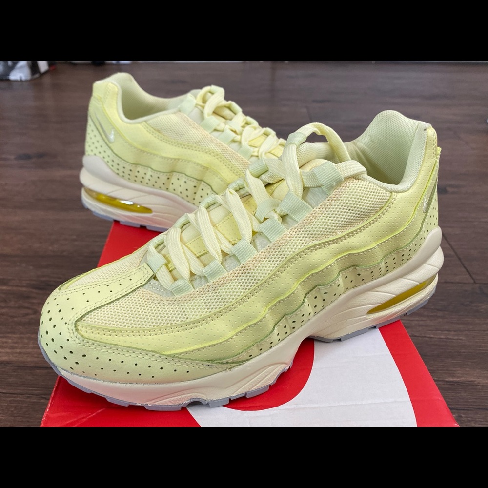 Nike air max 95 citron sz 5.5y or 7w